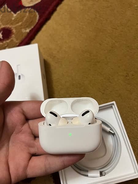 apple AirPods Pro 2