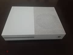 Xbox One S with Kinect and 2 controllers and 1 game and accessories 0