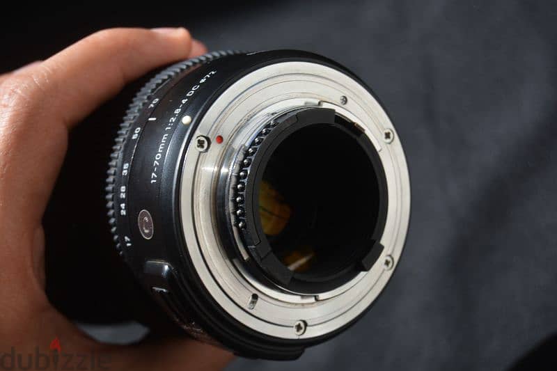 macro lens
sigma 17-70 dc macro f-2.8-4
compatible with nikon 1