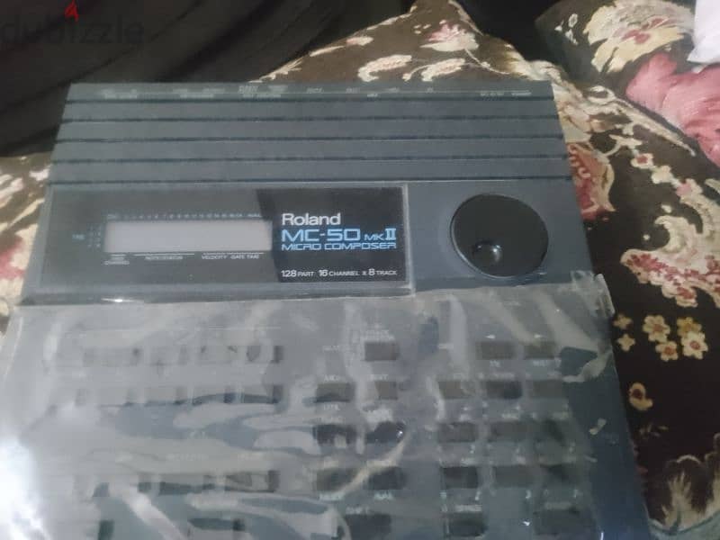 ,     سيكوينسر Roland mc50 بدل 2