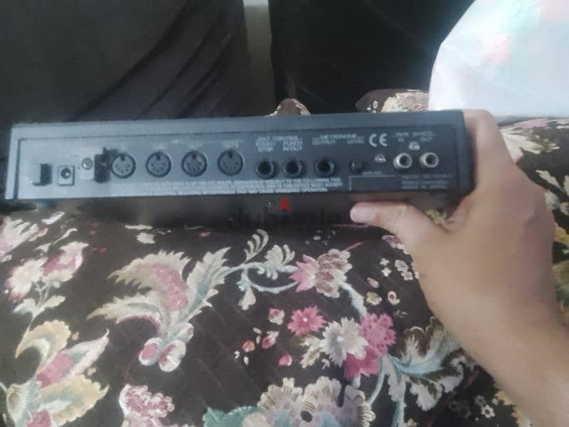 ,     سيكوينسر Roland mc50 بدل 4