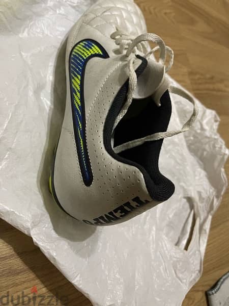 حذاء نايك أصلي (Nike Tempo) مع واقي للركبة والكعب كيبستا 2