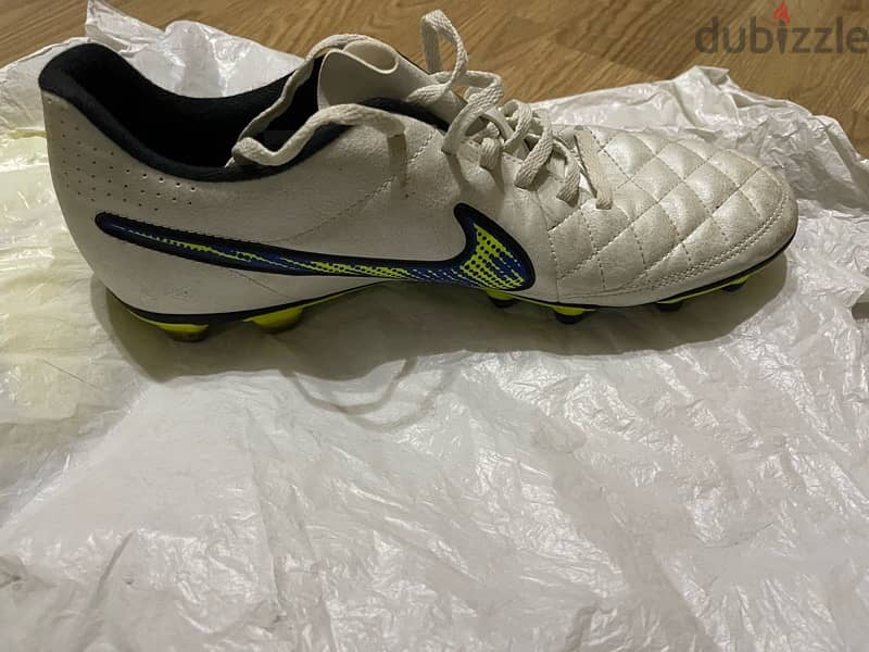 حذاء نايك أصلي (Nike Tempo) مع واقي للركبة والكعب كيبستا 3