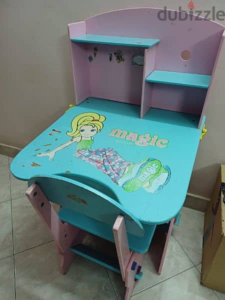 مكتب و كرسى خشب للاطفال حتي ٨ سنوات 0