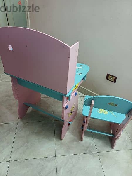مكتب و كرسى خشب للاطفال حتي ٨ سنوات 3