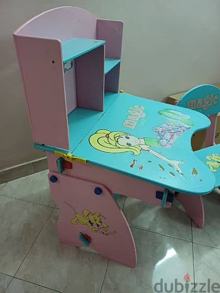 مكتب و كرسى خشب للاطفال حتي ٨ سنوات 4
