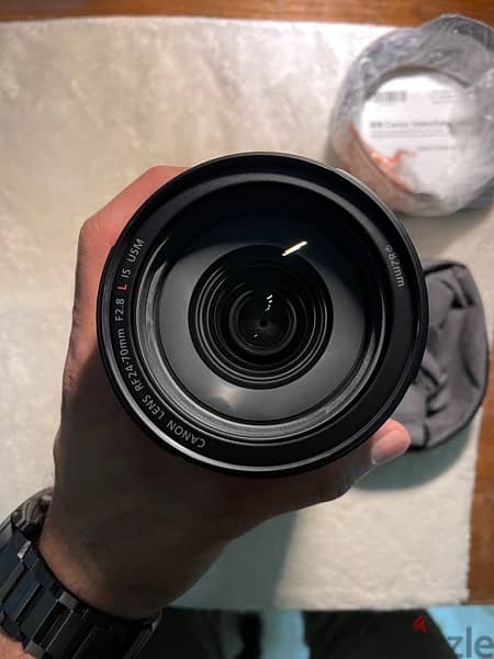 Canon RF 24-70mm f/2.8 L IS USM Lens (Never used ) 0