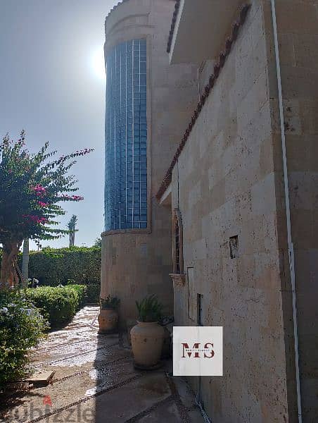 قصر للبيع بلسان الوزراء 
مارينا 5 
تاني صف بحر 
وأول صف صخري 4