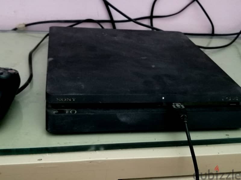 Ps4 slim console +CD games 0