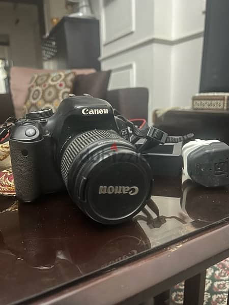 camera canon 600D للبيع بكامل حاجتها 4