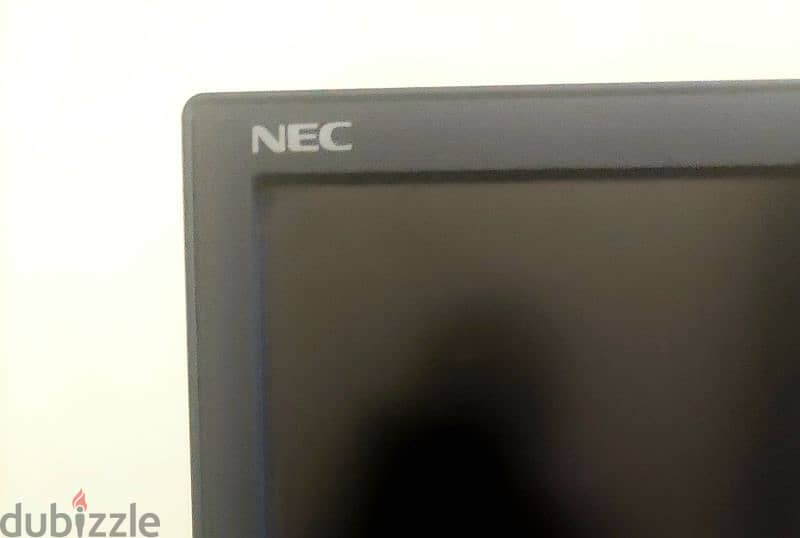شاشة  LCD ١٩ بوصه ماركة NEC 1