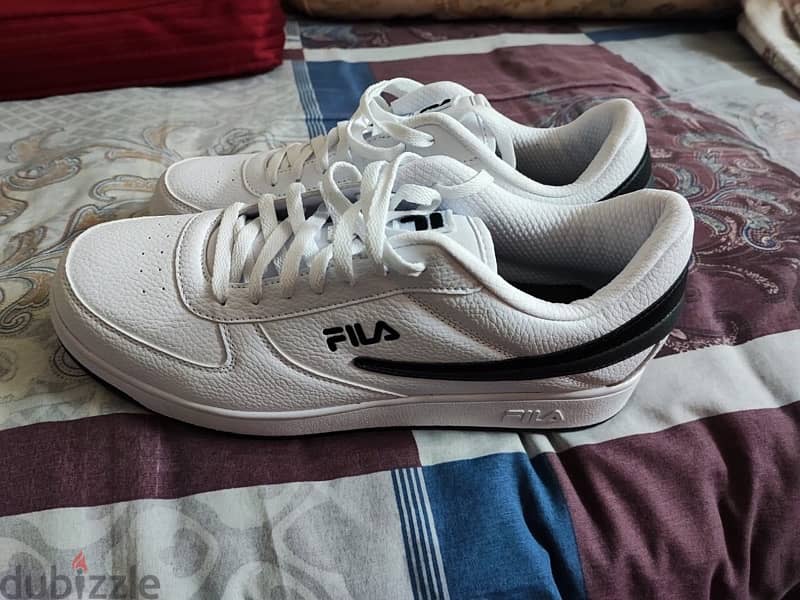 New ORIGINAL FILA white low men sneakers 1