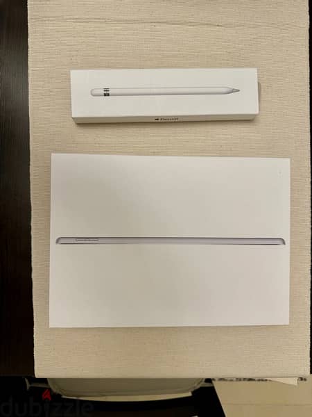 Apple iPad 10.2 Inch with Pencil - Like new - اي باد 2