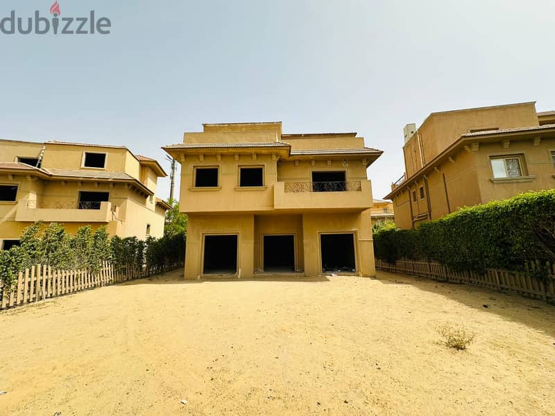 Villa with immediate delivery in Moon Valley next to the American University View Lagoon 1