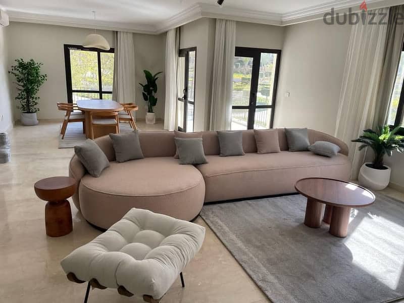 Finished penthouse with private entrance for sale in Fifth Square Al Marasem  Bua 165  meters, and the roof is 107meters   Immediate receipt and ready 5