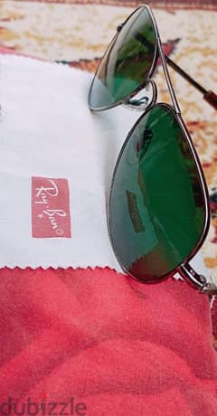 نظارة ري بان أوريجنال إيطالي بحالة ممتازة + أكسسوارات أوريجنال