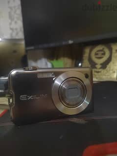 Camera Casio EX-S10 0