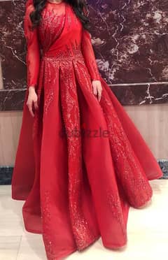 فستان سواريه احمر اللون