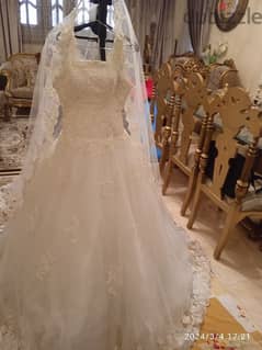 فستان زفاف ابيض للبيع  والطرحه  يلبس لحد 3 XL