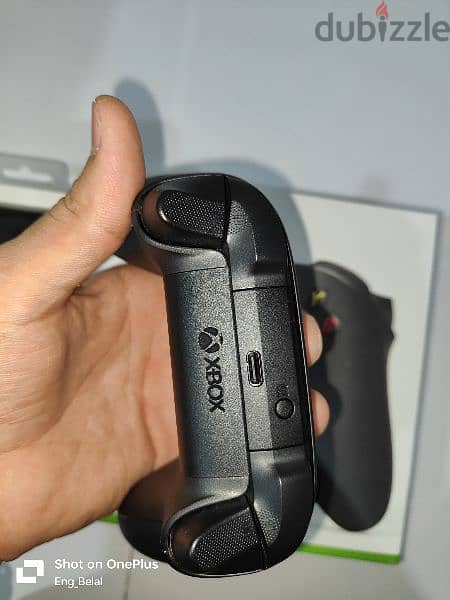 Xbox series x controller with original battery 5