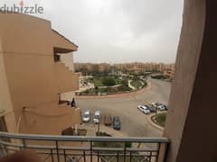 "شقة للايجار في كمبوند اوبرا سيتي في مدينة الشيخ زايد