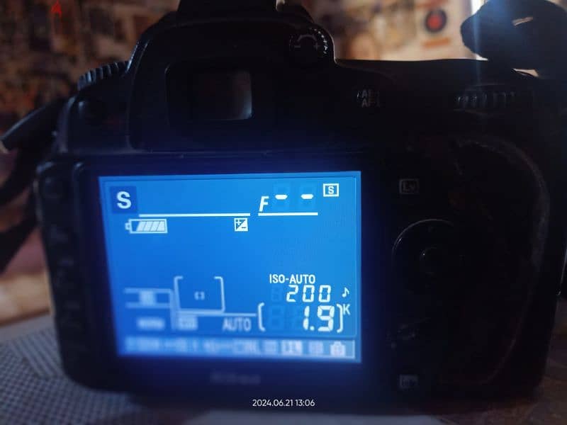كاميرا نيكون D90 مع عدسه 70/300 3