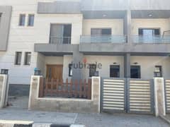 Townhouse for sale in Wissal Compound, immediate receipt, prime location, with an 8-year payment plan