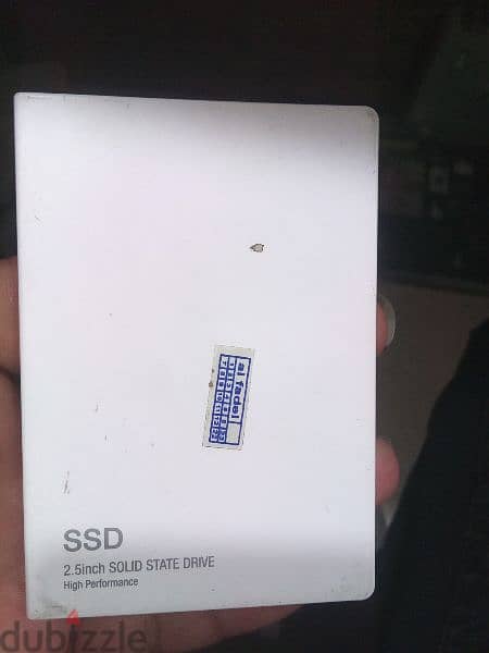 بيع هارد ssd 128 فقط ٤٠٠ لسرعه البيع 0