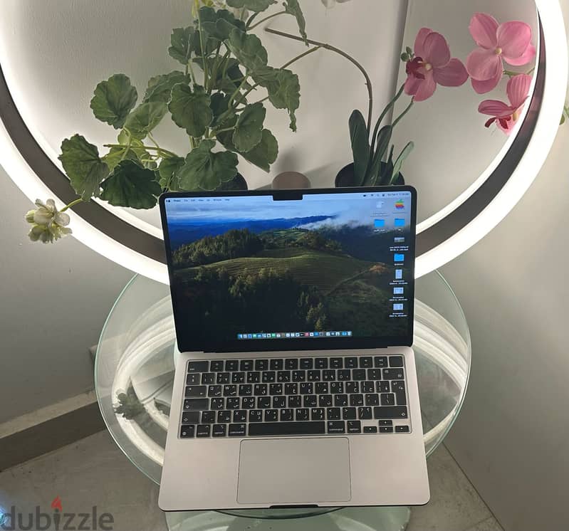 MacBook Air (13-inch, M2,  8-core CPU , 8-core GPU ,2022) With Apple 9