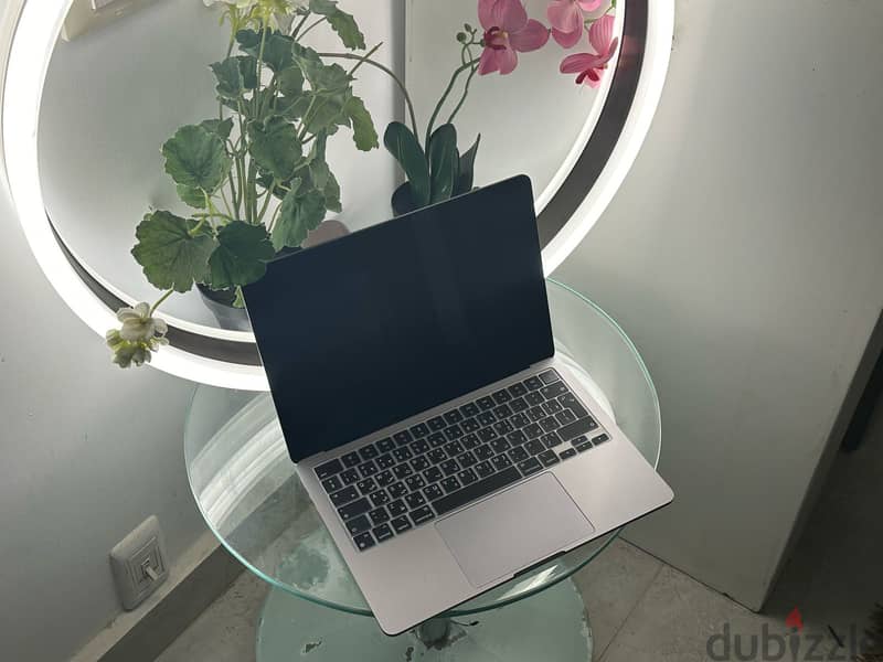 MacBook Air (13-inch, M2,  8-core CPU , 8-core GPU ,2022) With Apple 14