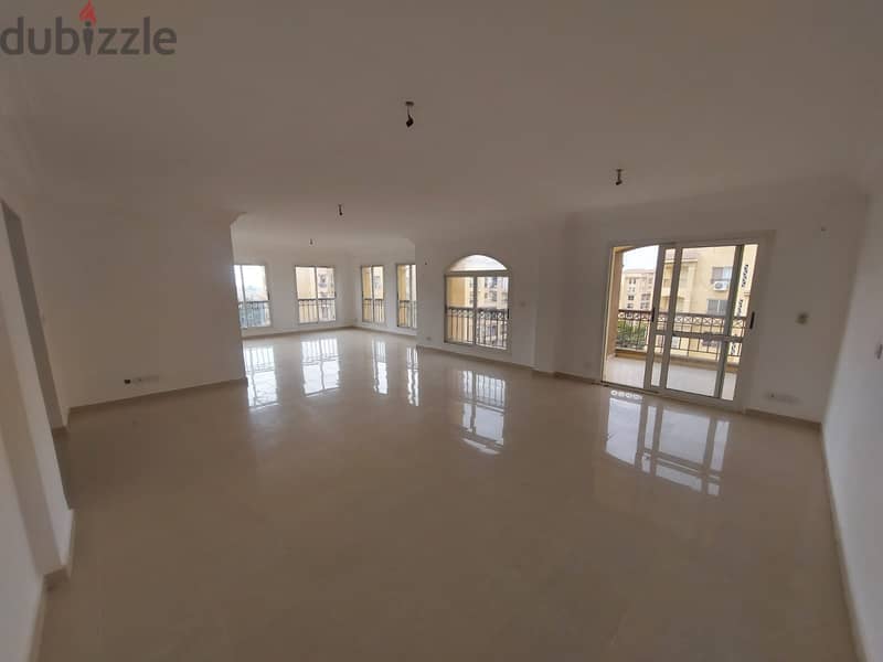 245 sqm Apartment for Sale in Madinaty at a Special Price Directly Opposite the Club with Garden View in B1 0