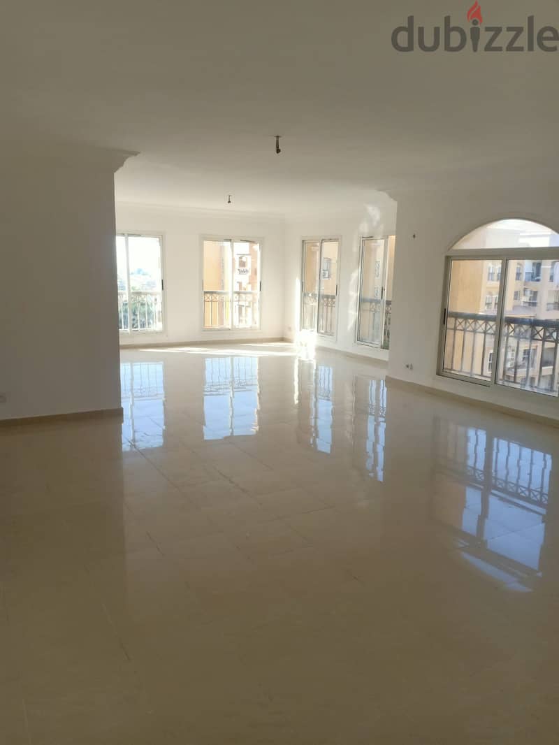 245 sqm Apartment for Sale in Madinaty at a Special Price Directly Opposite the Club with Garden View in B1 6