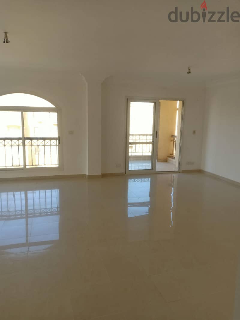 245 sqm Apartment for Sale in Madinaty at a Special Price Directly Opposite the Club with Garden View in B1 10