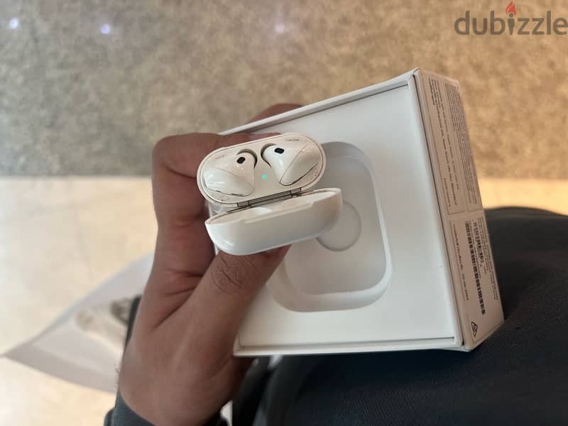 AirPods generation 2 original with box 5