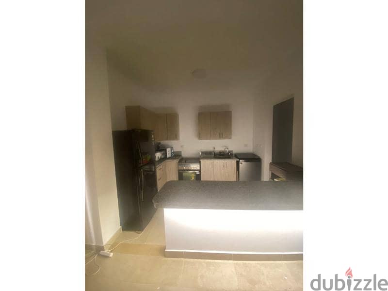 Apt with garden for rent in Fifth Square super lux 2