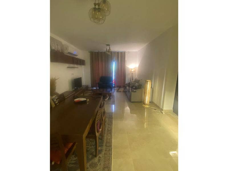 Apt with garden for rent in Fifth Square super lux 3