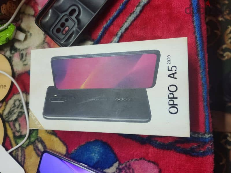 تليفون oppo A5 2020 معاك كرتونه معاها راس الشاحن معاها جراب 3