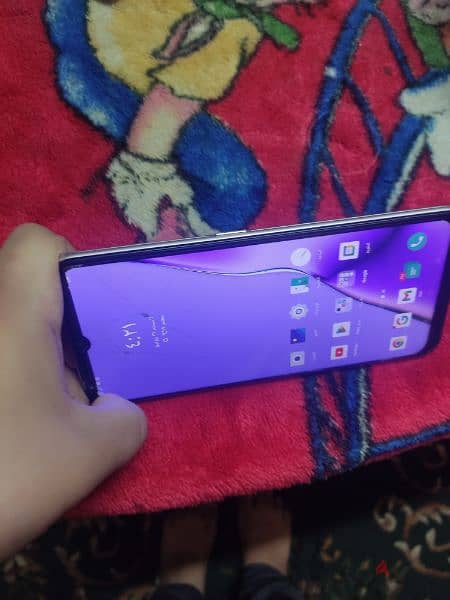 تليفون oppo A5 2020 معاك كرتونه معاها راس الشاحن معاها جراب 5