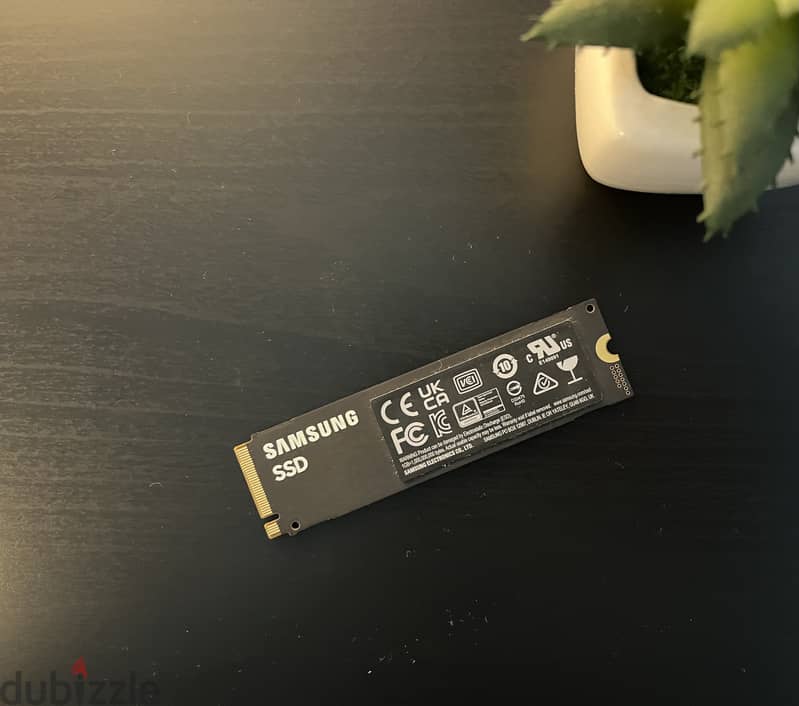 Samsung 970 EVO Plus 2TB NVMe M. 2 V-NAND SSD 1