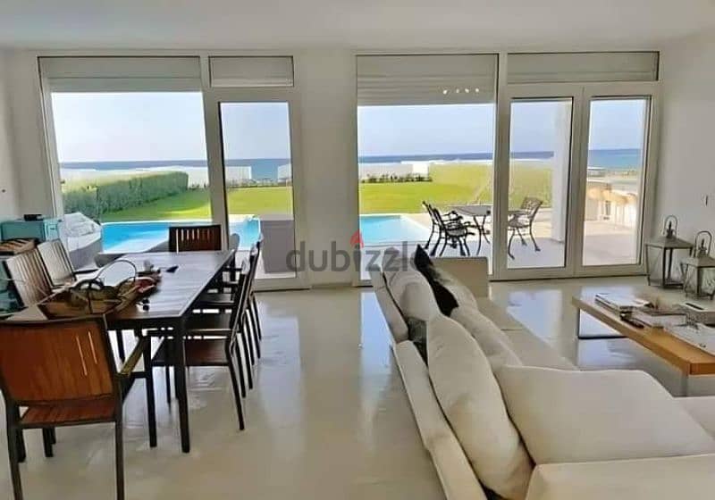 فيلا Sea view علي البحر للبيع بالتكيفات والمطبخ في دايركشن وايت الساحل 0