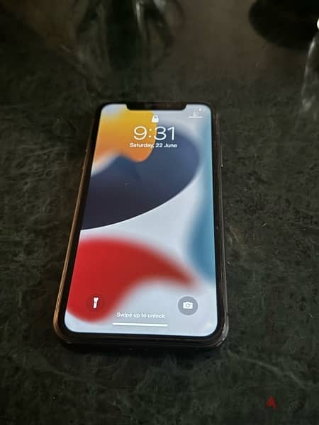 للبيع iPhone 11 بعلبته 3