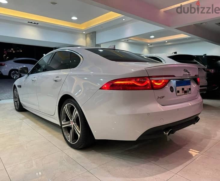 Jaguar XF 2017 1