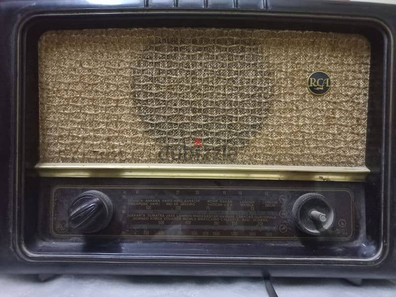 راديو قديم ماركة rca صناعة ألمانية لهواة المقتنيات القديمة 0