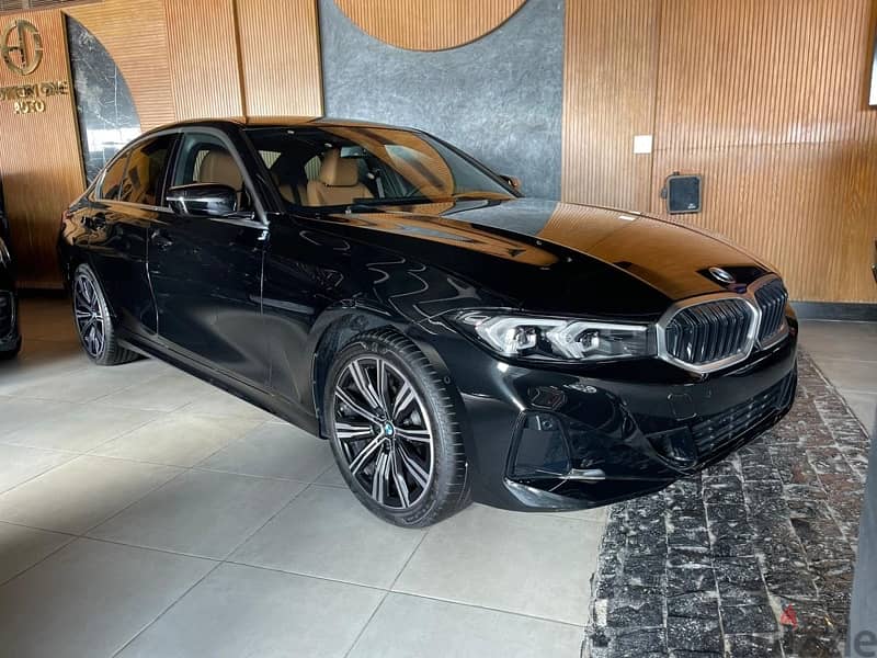 BMW 320i luxury 2023 2