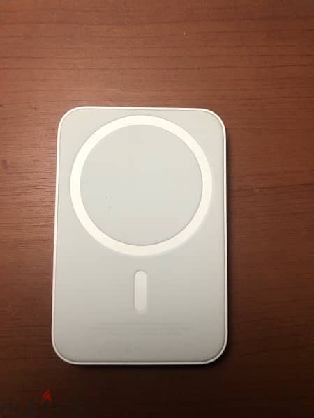 Apple mag safe battery pac 1