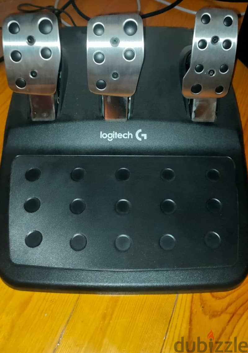 Logitech G29 Steering Wheel 1