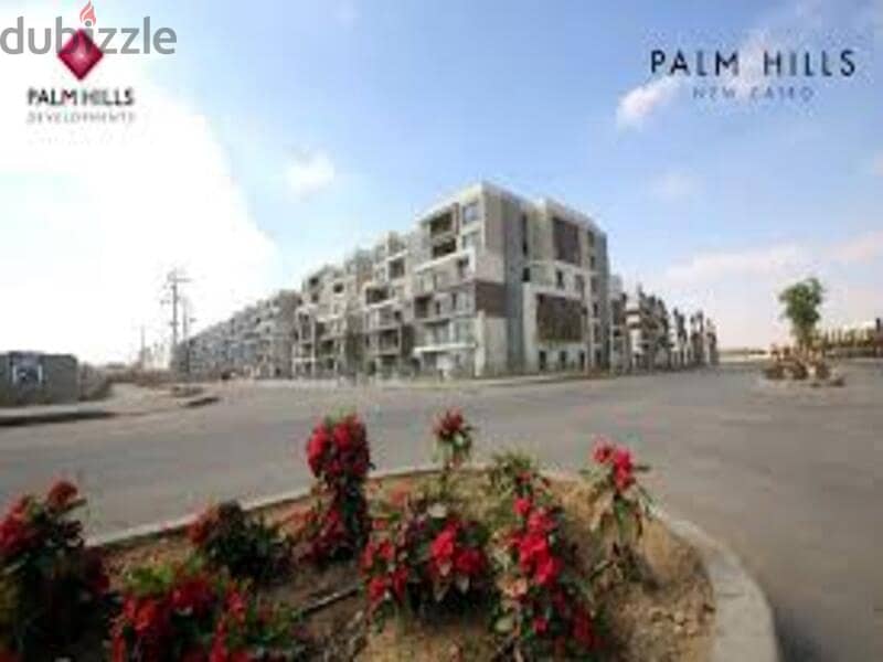 Last corner townhouse with the best location in palm town 8