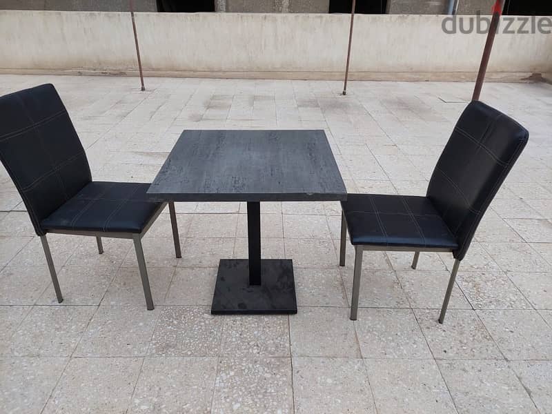 طاولات وكراسي 6