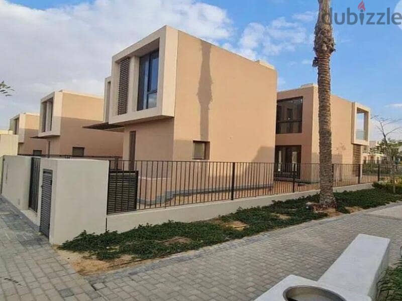 Trio TownHouse 208m For sale best location ready to move in Sodic East 3