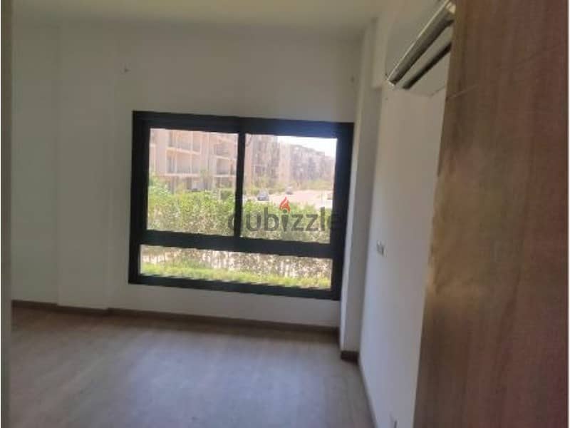 Apartment for sale, fully finished, with air conditioners, with private sides, ready to move with a Good location in fifth square 2